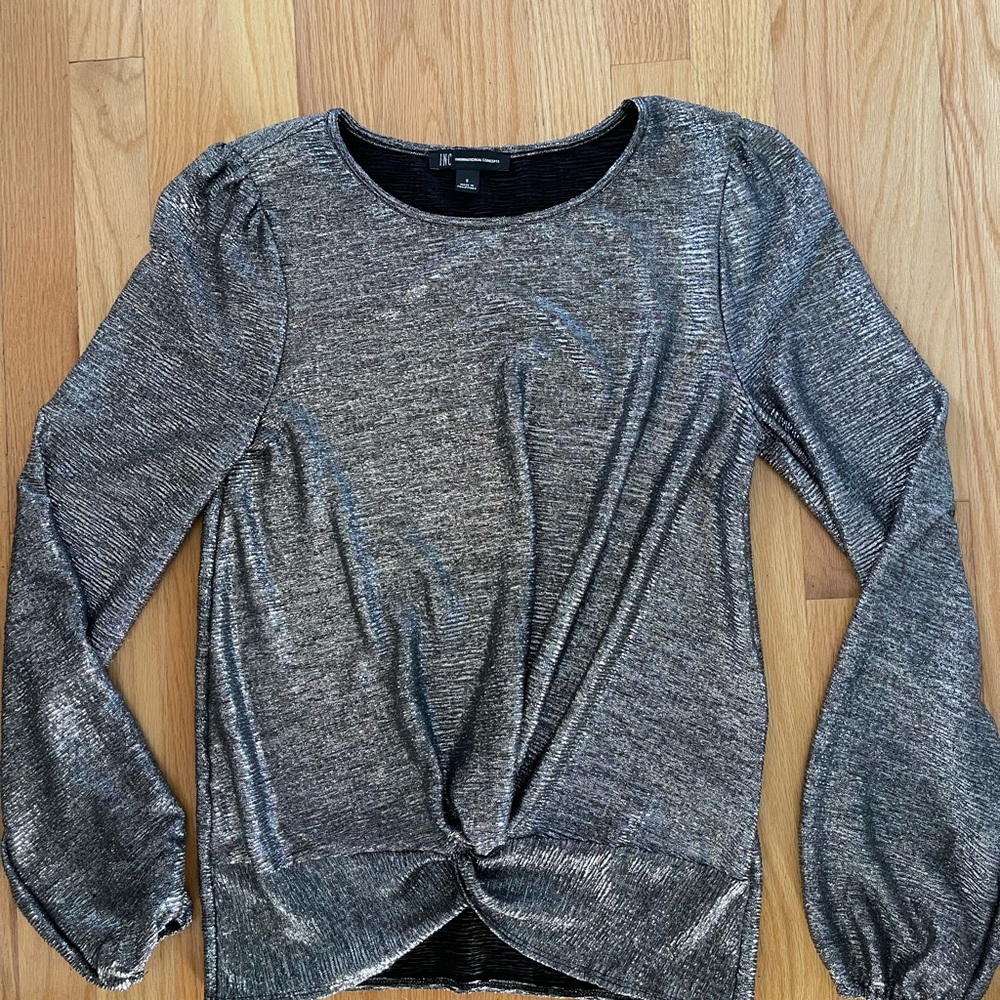INC shimmery Silver and black twisted knot long sleeve top HEW